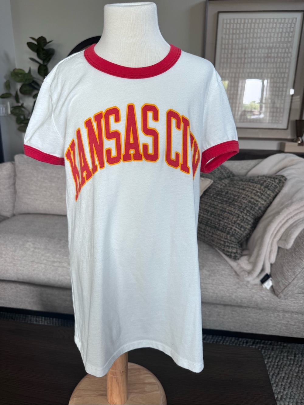 Women’s XS Kansas City Retro Ringer Tee in White & Red